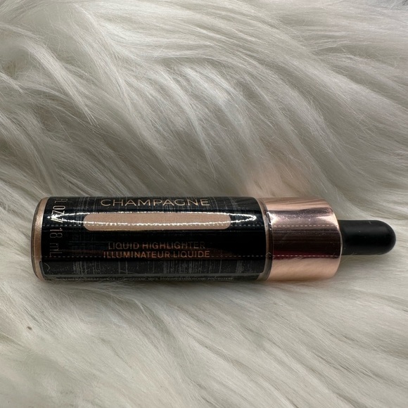 🩵3/$10 Makeup Revolution Champagne Glow Highlighter - Picture 1 of 5
